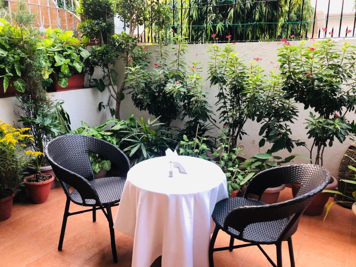 The Neem Nova Deli Exterior foto